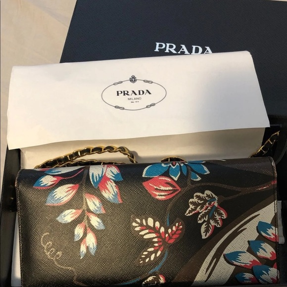 Prada wallet on chain - Picture 13 of 16